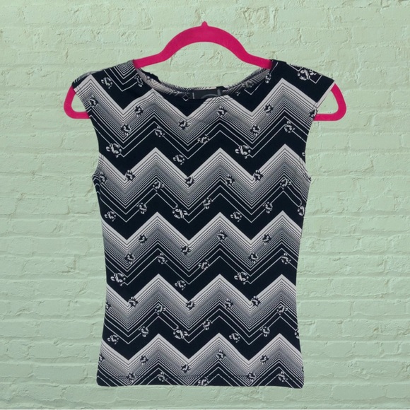 Vintage Tops - VTG 90’s Floral Chevron Black & White Tank S